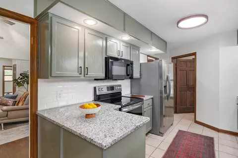 Kitchen - 1062 Evans St, Springfield, MO 65810 photo 2 of 3