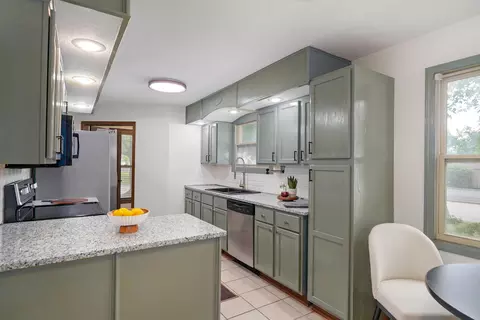 Kitchen - 1062 Evans St, Springfield, MO 65810 photo 1 of 3