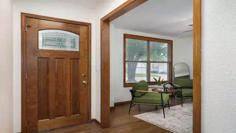 Entry Way - 1062 Evans St, Springfield, MO 65810 photo 1 of 1