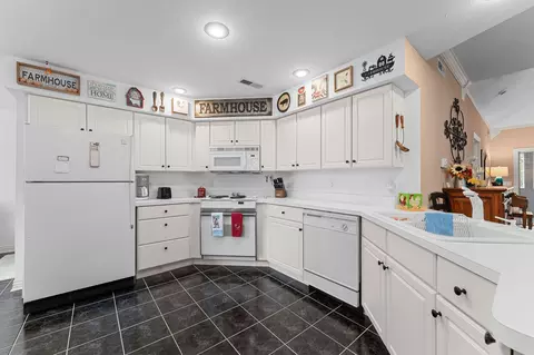 Kitchen - 109 Oxford Dr #7, Branson, MO 65616 photo 2 of 5