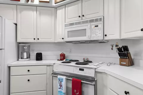 Kitchen - 109 Oxford Dr #7, Branson, MO 65616 photo 3 of 5