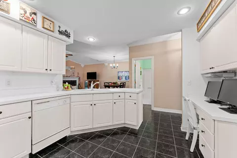 Kitchen - 109 Oxford Dr #7, Branson, MO 65616 photo 4 of 5