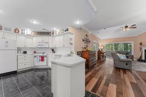 Kitchen - 109 Oxford Dr #7, Branson, MO 65616 photo 1 of 5