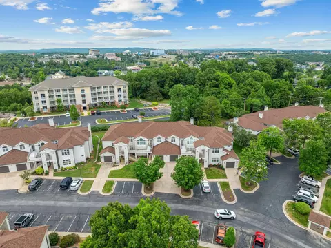 View/Area - 109 Oxford Dr #7, Branson, MO 65616 photo 1 of 9