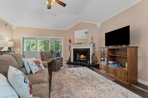 Living - 109 Oxford Dr #7, Branson, MO 65616 photo 1 of 4