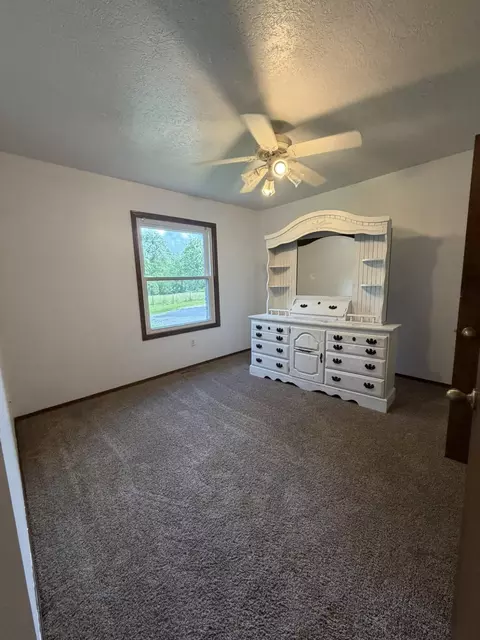 Bedroom - 258 State Highway 32, Buffalo, MO 65622 photo 2 of 2