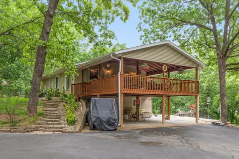 Exterior - 208 Lafayette Ln, Branson, MO 65616 photo 2 of 10