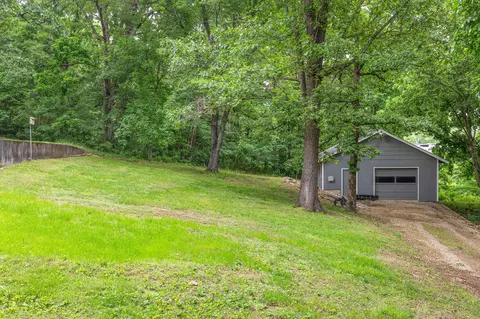 Exterior - 208 Lafayette Ln, Branson, MO 65616 photo 7 of 10