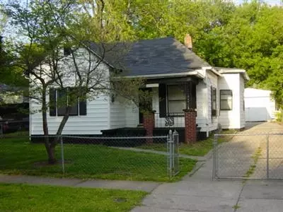 2238 N Travis Ave, Springfield, MO 65803