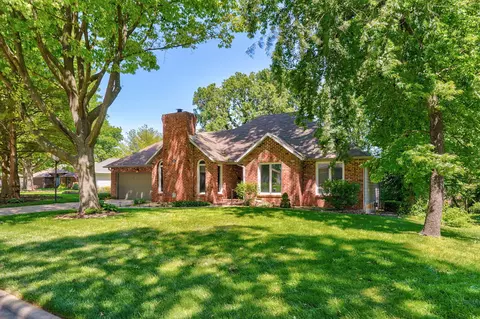 Exterior - 2157 E Cherryvale St, Springfield, MO 65804 photo 2 of 9
