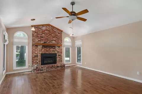 Living - 2157 E Cherryvale St, Springfield, MO 65804 photo 1 of 4