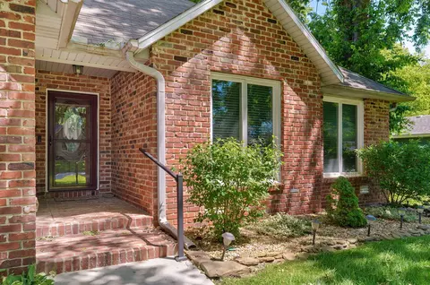 Exterior - 2157 E Cherryvale St, Springfield, MO 65804 photo 5 of 9