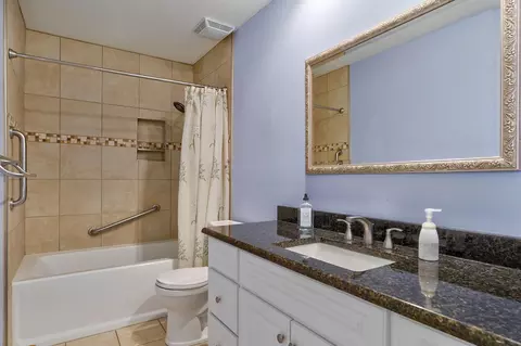 Bath - 2157 E Cherryvale St, Springfield, MO 65804 photo 3 of 3
