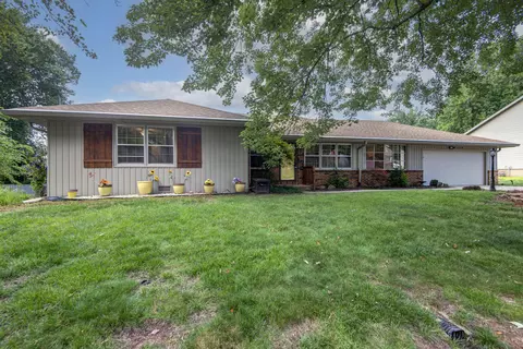 908 E Mentor St, Springfield, MO 65810