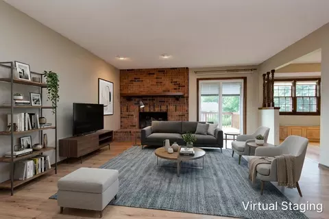 Living - 908 E Mentor St, Springfield, MO 65810 photo 4 of 11
