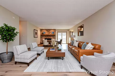 Living - 908 E Mentor St, Springfield, MO 65810 photo 2 of 11
