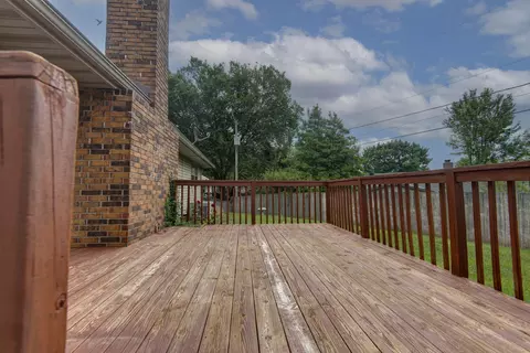 Exterior - 908 E Mentor St, Springfield, MO 65810 photo 3 of 5