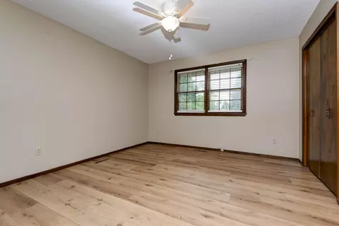 Bedroom - 908 E Mentor St, Springfield, MO 65810 photo 2 of 4
