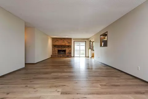 Living - 908 E Mentor St, Springfield, MO 65810 photo 1 of 11