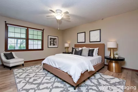 Bedroom - 908 E Mentor St, Springfield, MO 65810 photo 1 of 4