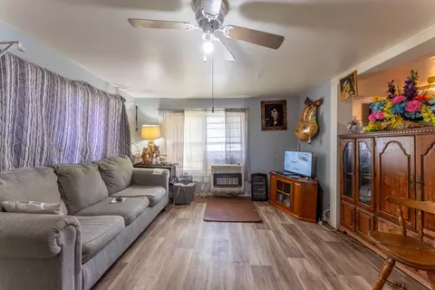 Living - 208 Sherman St, Thayer, MO 65791 photo 1 of 1