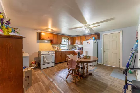 Kitchen - 208 Sherman St, Thayer, MO 65791 photo 2 of 2