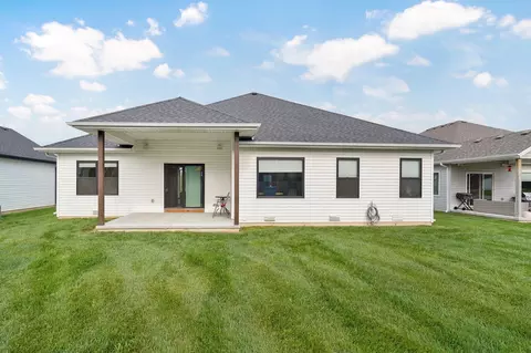 Exterior - 1102 S Strait Ave, Ozark, MO 65721 photo 7 of 9