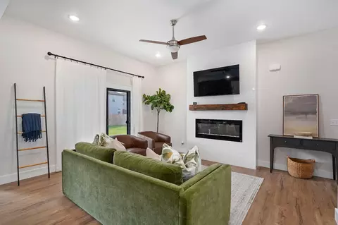 Living - 1102 S Strait Ave, Ozark, MO 65721 photo 2 of 3