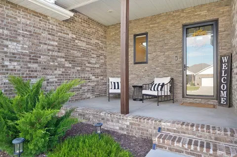 Exterior - 1102 S Strait Ave, Ozark, MO 65721 photo 3 of 9