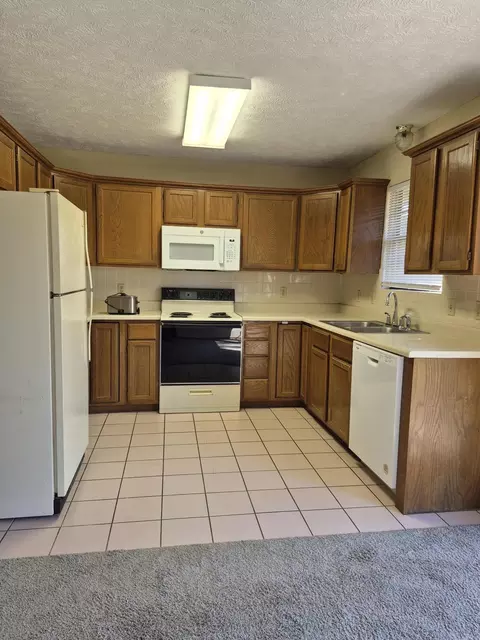 Kitchen - 3467 S Doris Ave, Springfield, MO 65807 photo 1 of 1