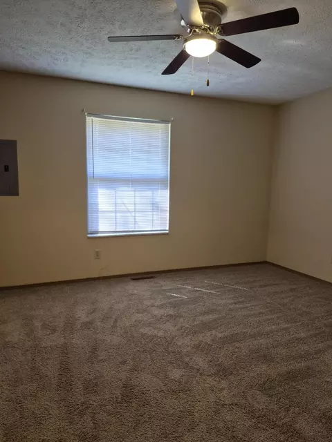 Bedroom - 3467 S Doris Ave, Springfield, MO 65807 photo 2 of 2