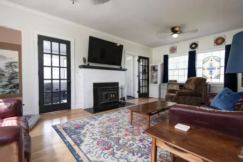 Living - 425 N Pine Ave, Republic, MO 65738 photo 1 of 2
