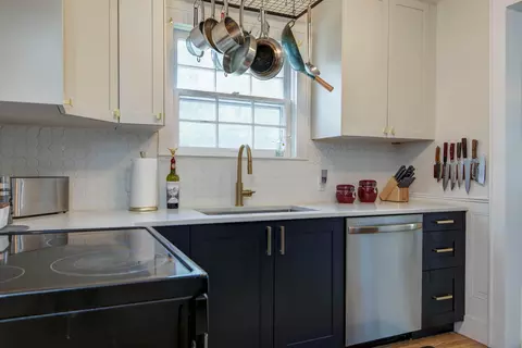 Kitchen - 425 N Pine Ave, Republic, MO 65738 photo 4 of 4