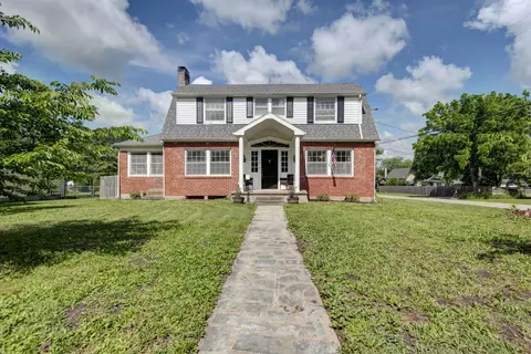 425 N Pine Ave, Republic, MO 65738
