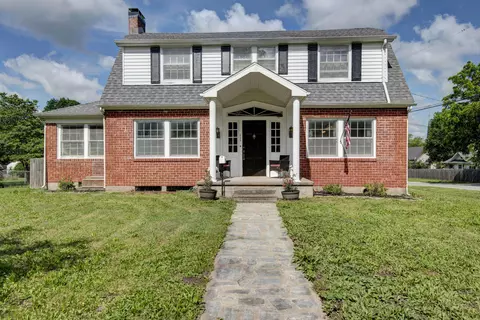 425 N Pine Ave, Republic, MO 65738