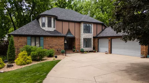 5135 S Castlewood Dr, Springfield, MO 65804
