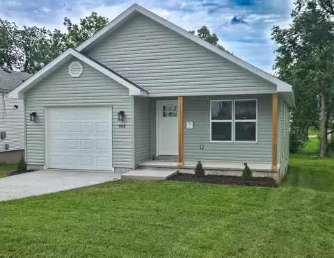913 W Della St, Springfield, MO 65803