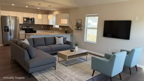 Other - 913 W Della St, Springfield, MO 65803 photo 1 of 9