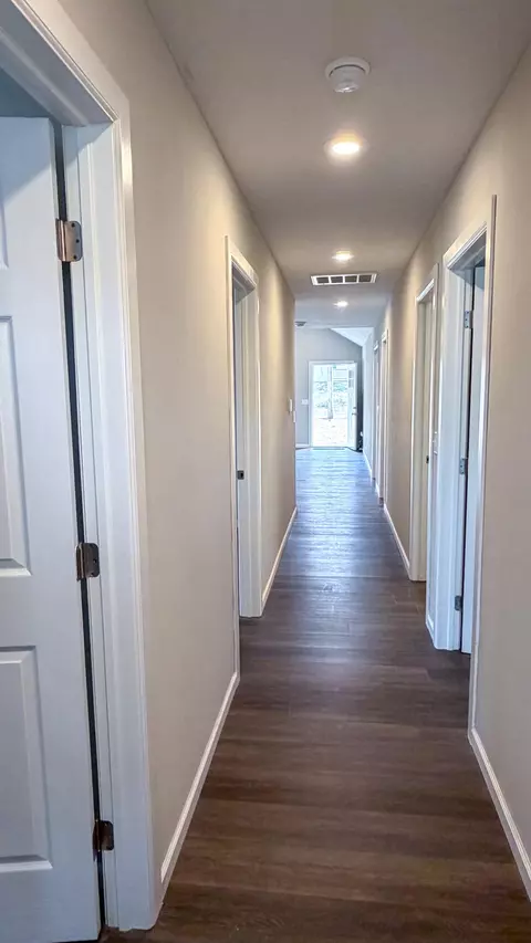Entry Way - 913 W Della St, Springfield, MO 65803 photo 1 of 1