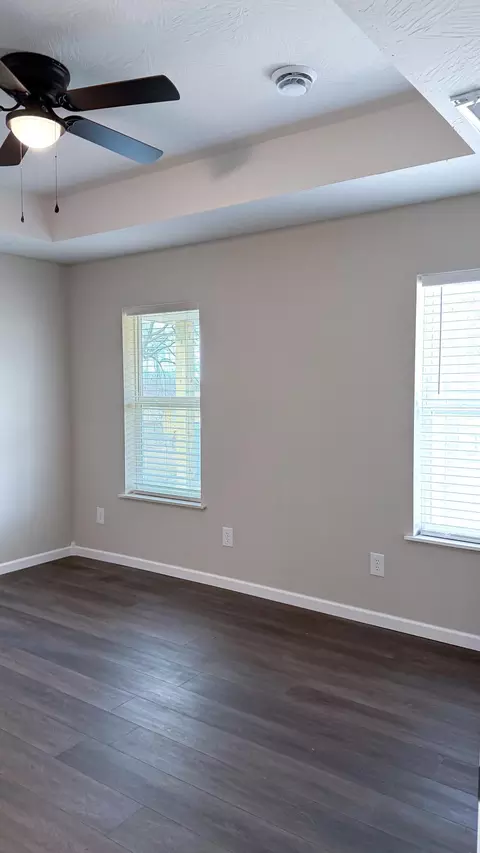 Bedroom - 913 W Della St, Springfield, MO 65803 photo 1 of 3