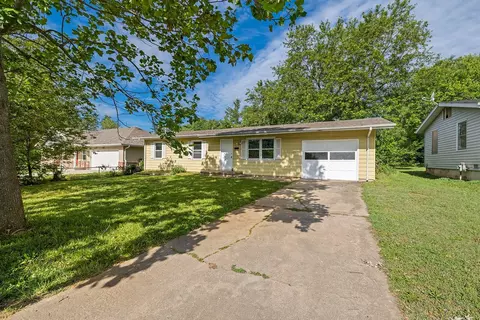 547 S Hilton Ave, Springfield, MO 65802