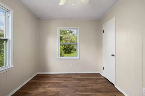 Bedroom - 547 S Hilton Ave, Springfield, MO 65802 photo 3 of 6