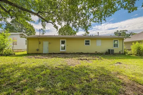 Exterior - 547 S Hilton Ave, Springfield, MO 65802 photo 2 of 2