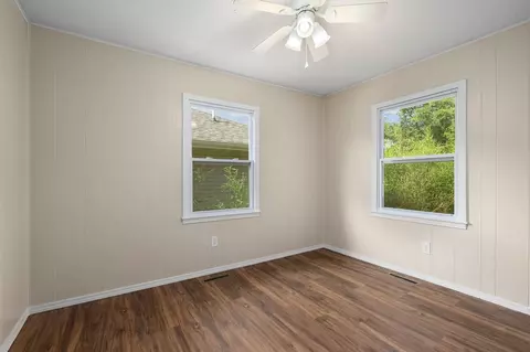 Bedroom - 547 S Hilton Ave, Springfield, MO 65802 photo 6 of 6