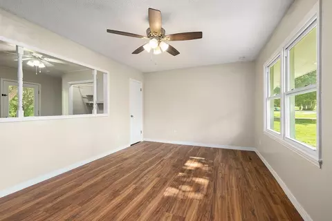 Living - 547 S Hilton Ave, Springfield, MO 65802 photo 3 of 5