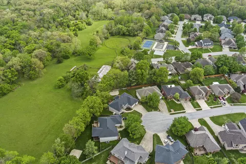 View/Area - 4884 E Kingwood Ct, Springfield, MO 65809 photo 3 of 7
