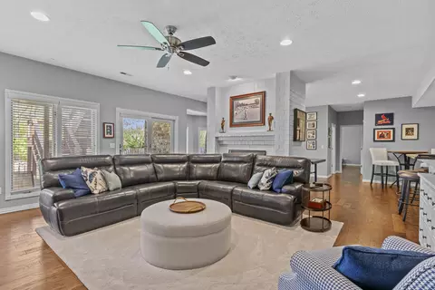 Living - 4884 E Kingwood Ct, Springfield, MO 65809 photo 10 of 10