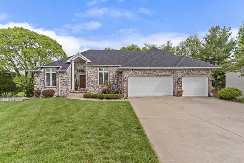 4884 E Kingwood Ct, Springfield, MO 65809