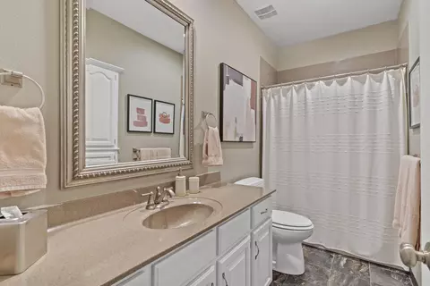 Bath - 4884 E Kingwood Ct, Springfield, MO 65809 photo 5 of 5