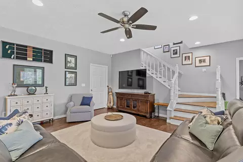 Living - 4884 E Kingwood Ct, Springfield, MO 65809 photo 9 of 10